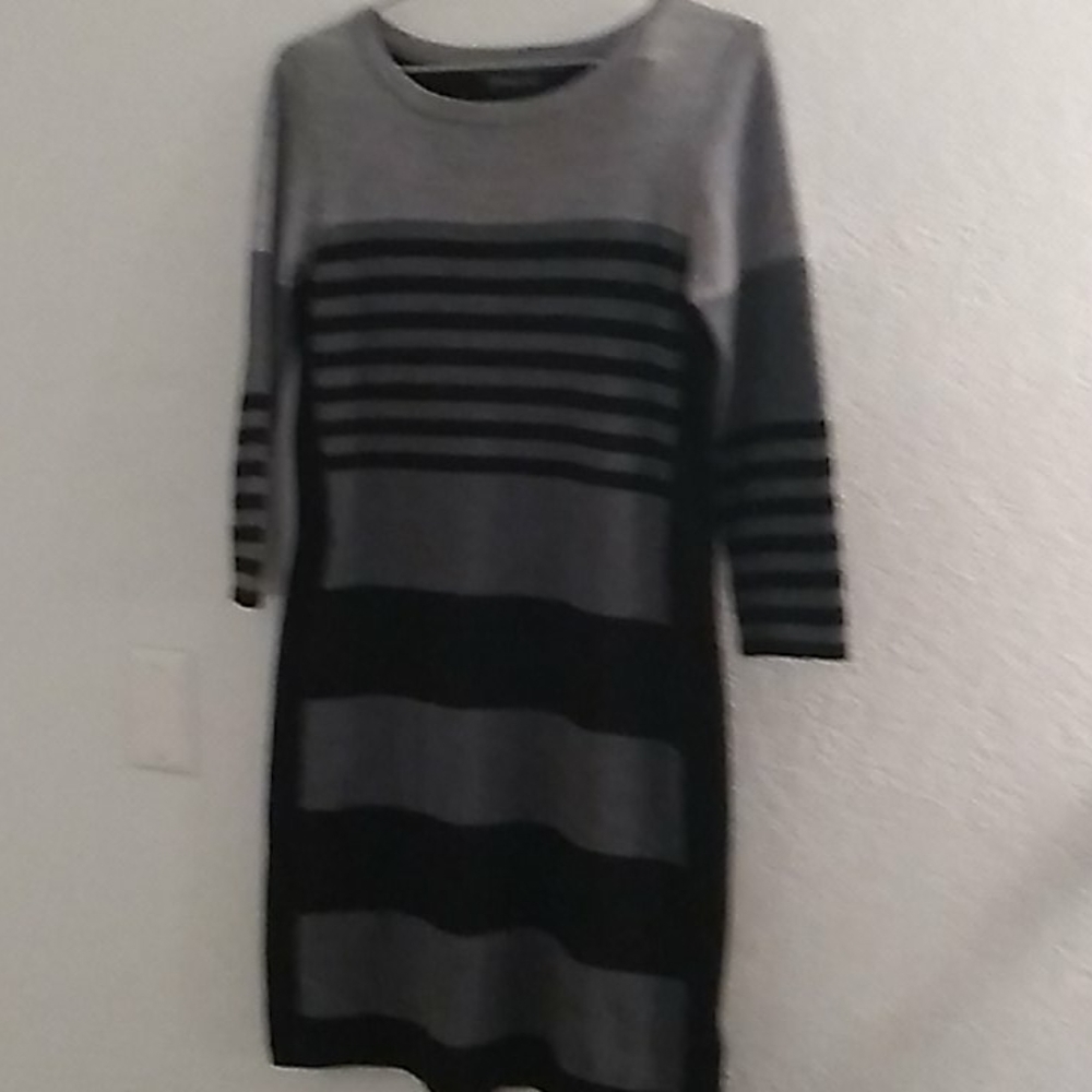 100% extra fine merino wool dress